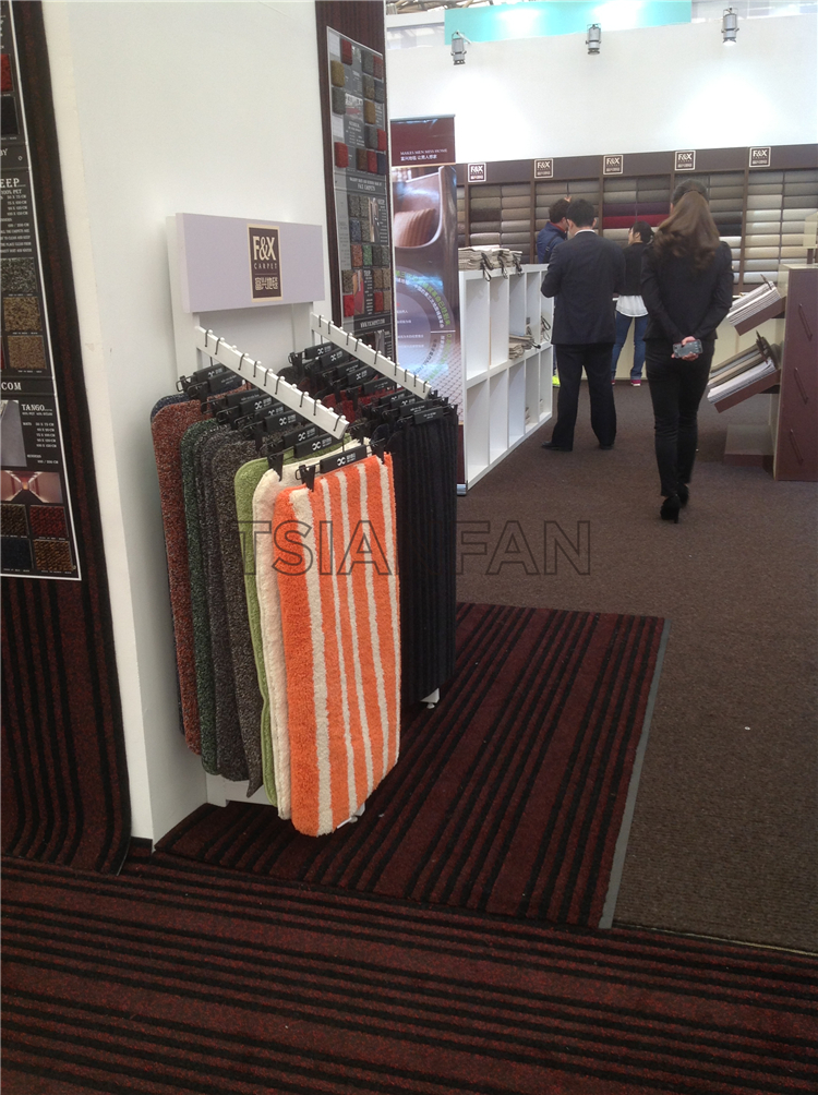 Hanging Carpet Display Rack DE807